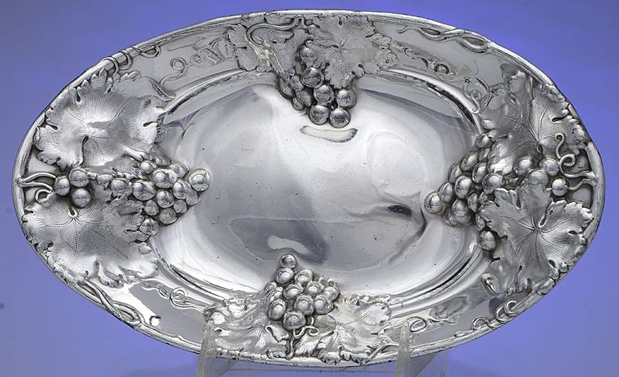 2527 (Silverplate, Hollowware) 11" Bread Tray by Homan-1