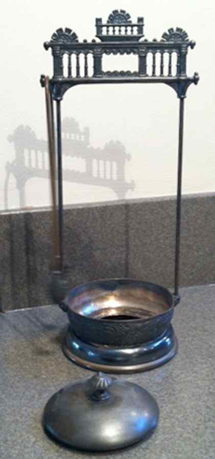 1097 (Silverplate, Hollowware) Stand for Pickle Castor by Homan-1