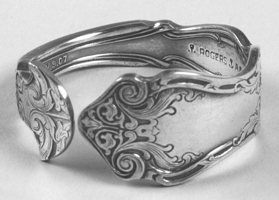 Alhambra (Silverplate, 1907) Napkin Ring Large HC by International Silver-1