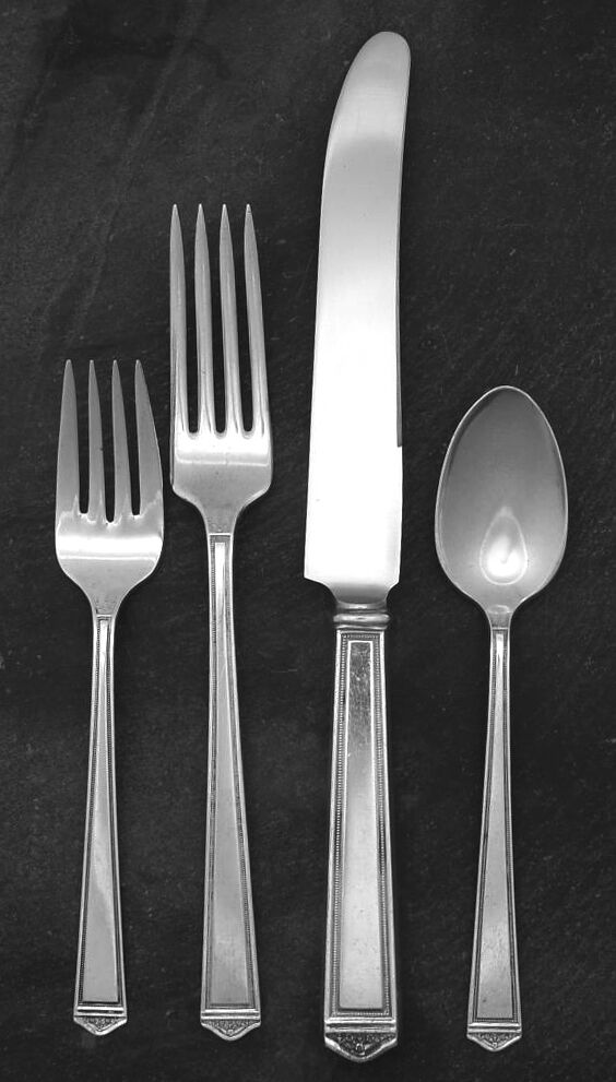 Anniversary (Silverplate, 1923) 4 Piece Place Setting by International Silver-1
