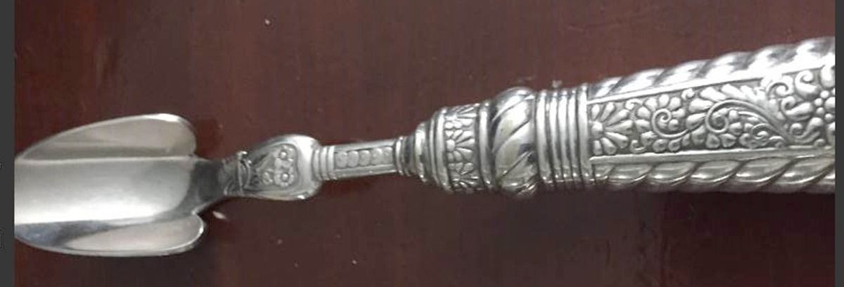 Assyrian Head (Silverplate, 1886) Cheese Scoop with Silverplate Scoop by International Silver-1