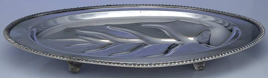 Avon (Silverplate, Hollowware) Medium Platter Footed Meat Platter with Well by International Silver-1