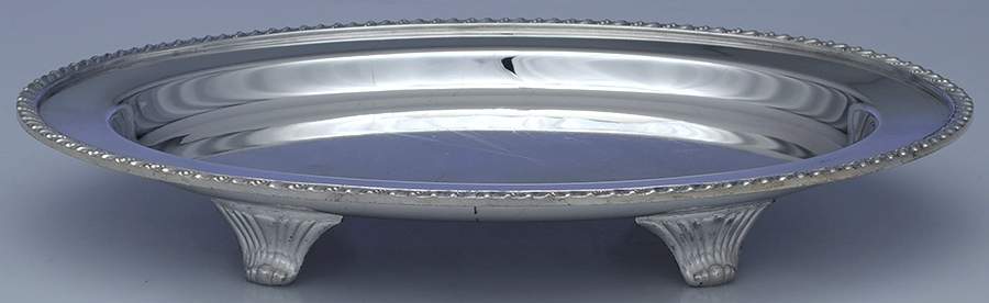 Avon (Silverplate, Hollowware) 11" Oval Serving Platter by International Silver-1