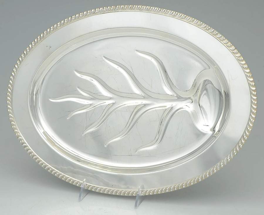 Avon (Silverplate, Hollowware) 16" 4 Toed Meat Platter with Well by International Silver-1