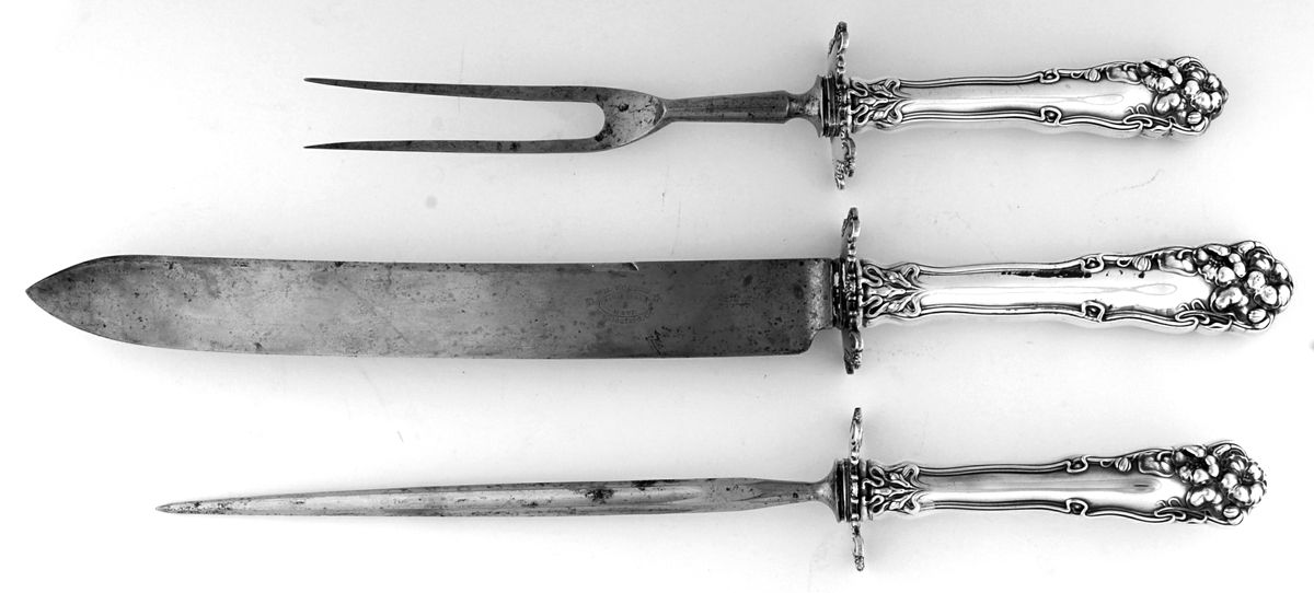 Berwick (Silverplate, 1904) Large 3-Piece Roast Carving Set w/ Stainless Blade by International Silver-1