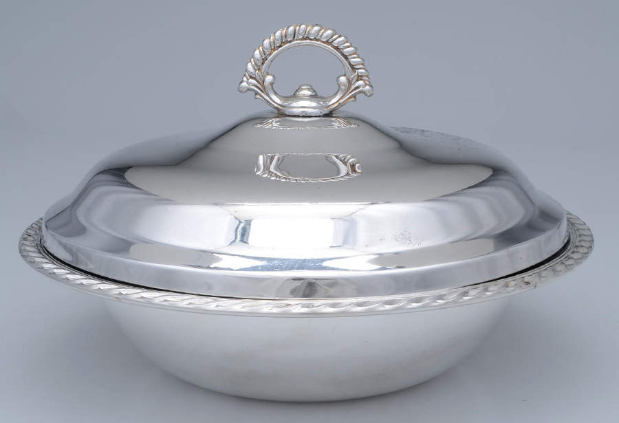 Castleton (Silverplate, Hollowware) Plated Round Covered Casserole with Glass by International Silver-1