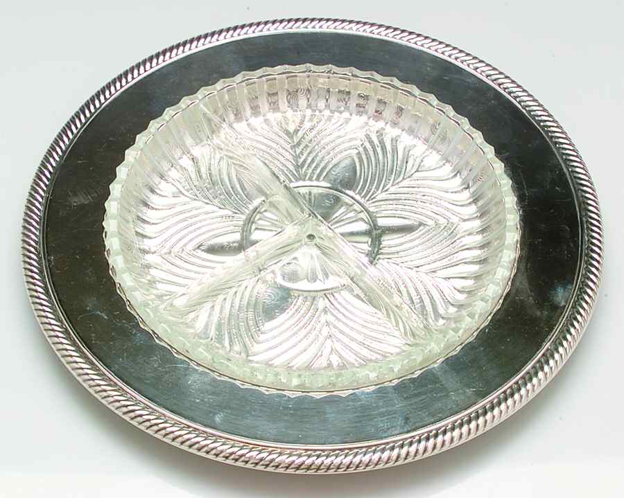 Castleton (Silverplate, Hollowware) Relish with Glass Liner by International Silver-1