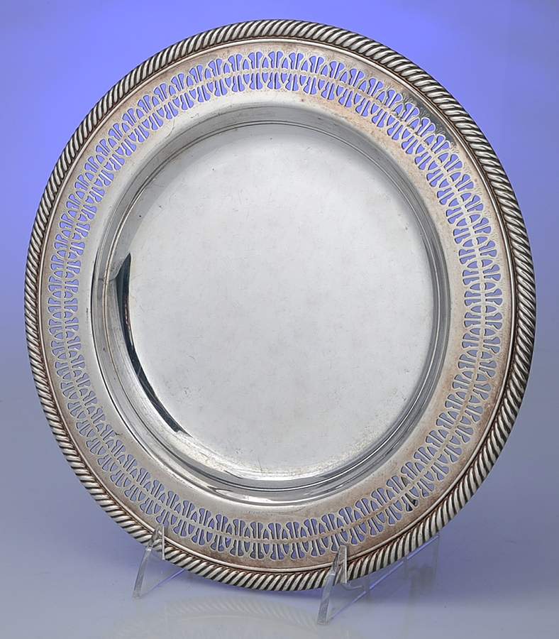 Castleton (Silverplate, Hollowware) 10" Round Tray by International Silver-1