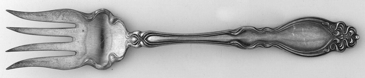 Chatsworth-Chalon (Silverplate, 1906) Small Chipped Beef Fork by International Silver-1