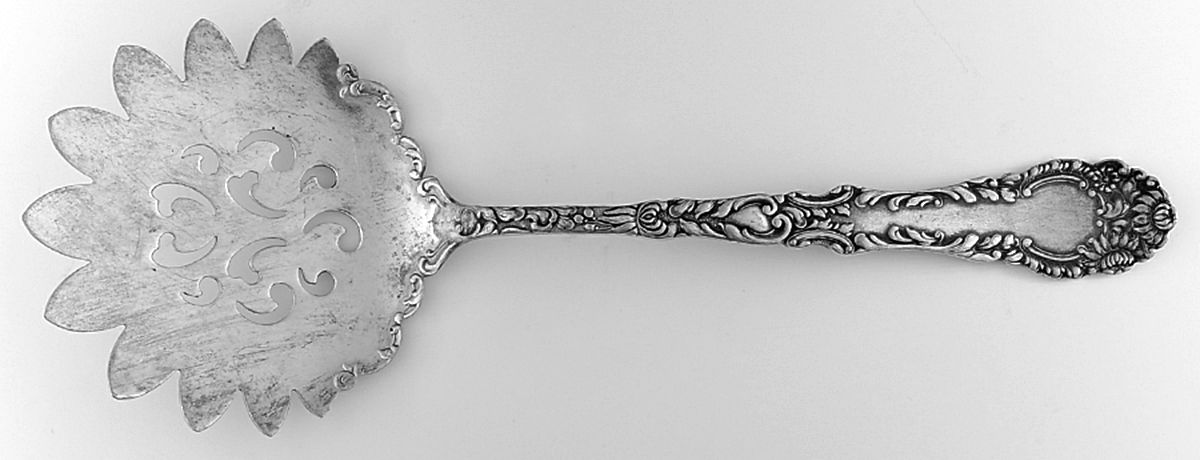 Chevalier (Silverplate, 1895) Tomato Server, Solid Piece by International Silver-1