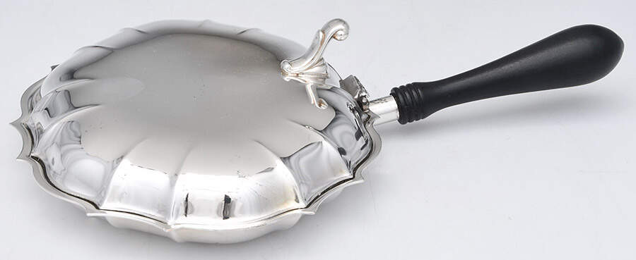 Chippendale (Silverplate, Hollowware, Four Toe) Silent Butler with Hinged Lid by International Silver-1