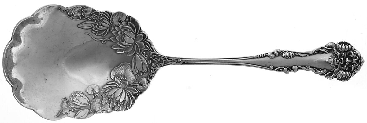 Cleone (Sterling, 1900) Large Solid Berry/Casserole Spoon by International Silver-1