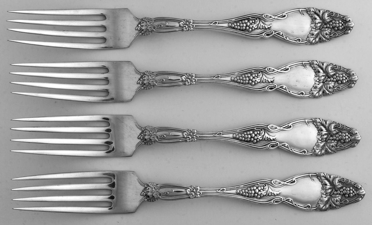 Cloeta (Sterling, 1904) Solid Youth Tea Fork - Set of 4 by International Silver-1