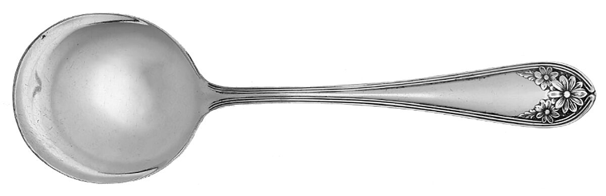 Daisy-New Daisy (Slvp, 1910, No Monogram) Round Bowl Soup Spoon (Gumbo) by International Silver-1