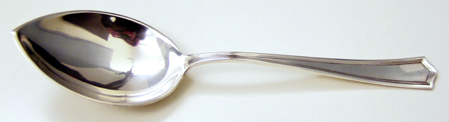 Deerfield-Beacon Hill (Sterling, 1913, No Monos) Small Solid Berry/Casserole Spoon by International Silver-1