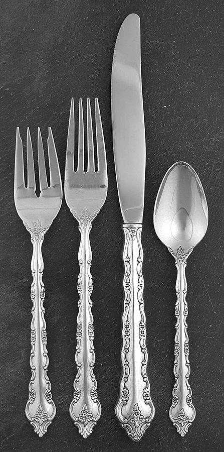 Delicato (Silverplate) 4 Piece Place Setting by International Silver-1