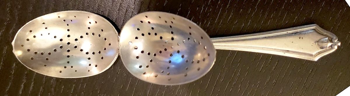 Dorchester-Old (Sterling, 1910) Tea Strainer with Handle-Hinged Bowl by International Silver-1