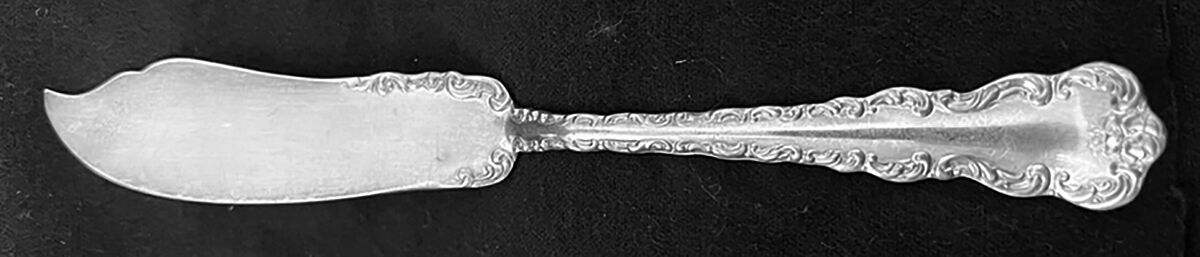 Dresden (Silverplate, 1911) Flat Handle Master Butter Knife by International Silver-1