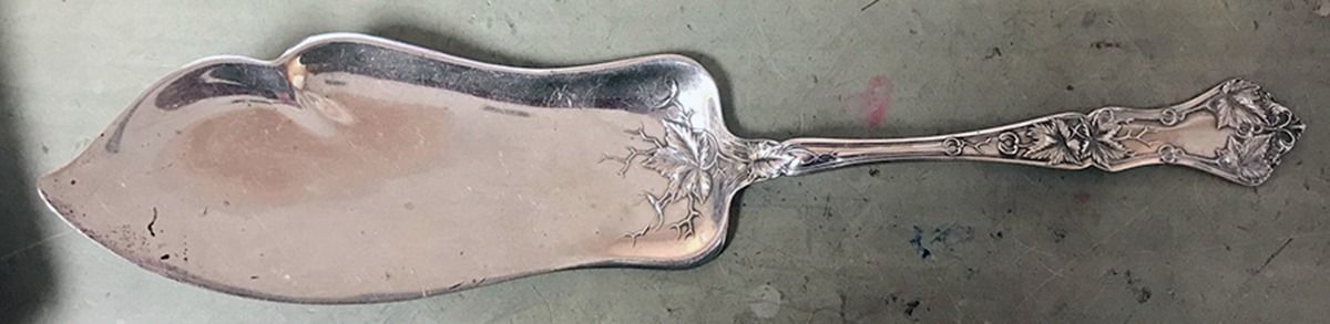 Edgewood (Sterling, 1909) Large Solid Fish Serving Knife by International Silver-1