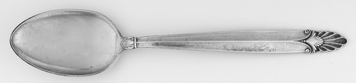 Empress (Sterling, 1932) Dessert/Oval Soup Spoon by International Silver-1