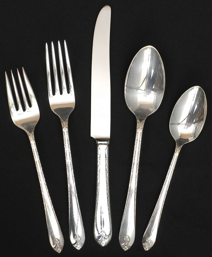 Exquisite (Silverplate, 1940) 5 Piece Place Setting by International Silver-1