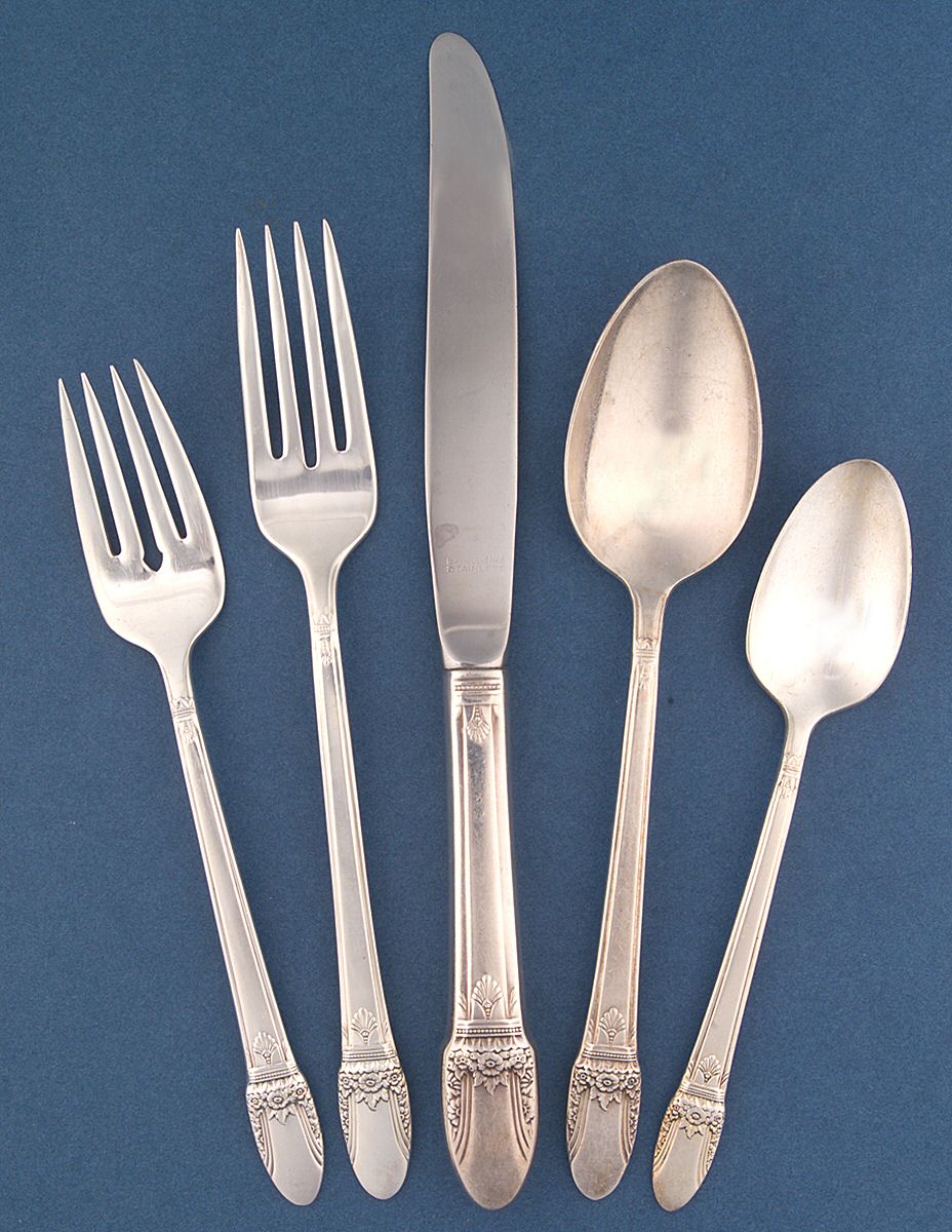 First Love (Silverplate, 1937) 5 Piece Place Setting by International Silver-1