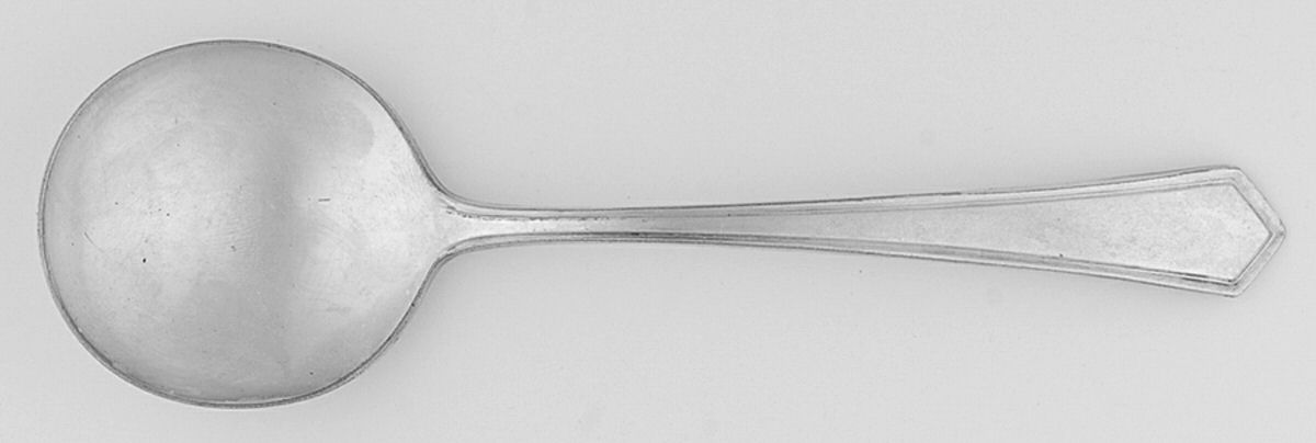 General Putnam (Silverplate, 1917) Round Bowl Soup Spoon (Gumbo) by International Silver-1