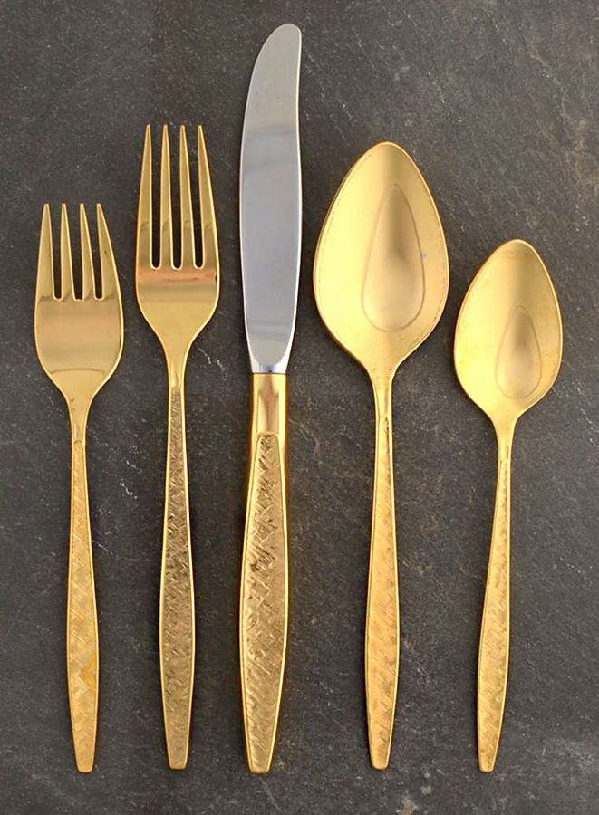 Golden Carino (Gold Electroplate) 5 Piece Place Setting by International Silver-1