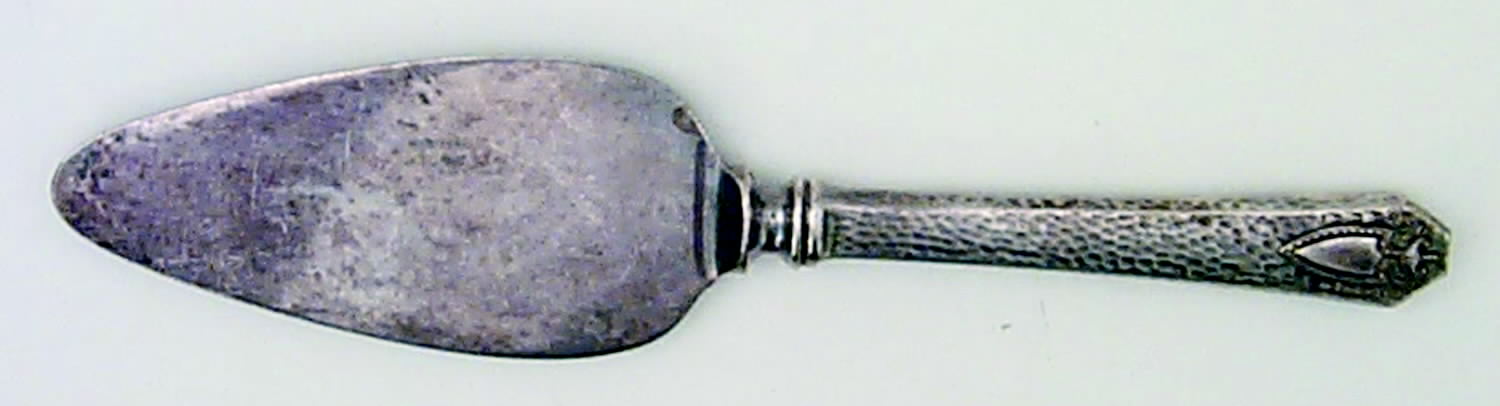 Heraldic (Silverplate, 1916) Cheese Server with Silverplate Blade by International Silver-1