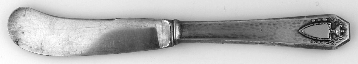 Heraldic (Silverplate, 1916) Hollow Handle Paddle Butter Spreader (Slvpt) by International Silver-1