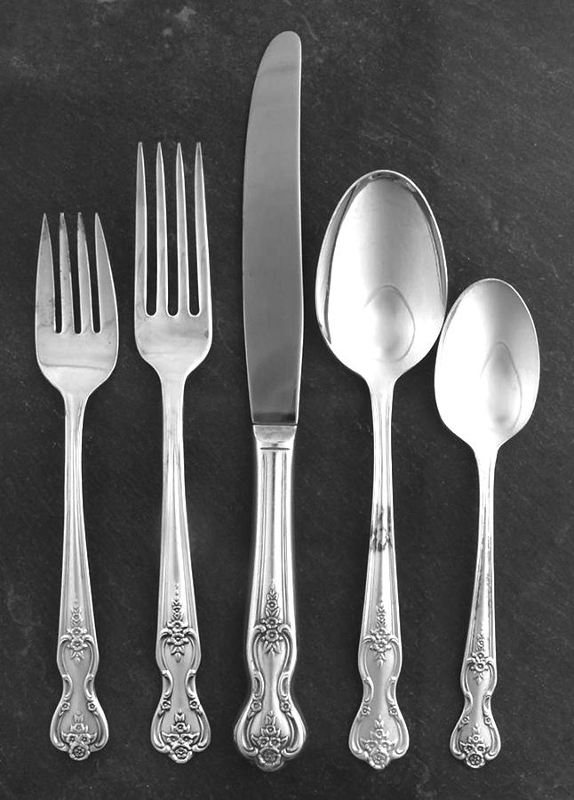 Inspiration-Magnolia (Silverplate-1951) 40  Piece Estate Set by International Silver-1