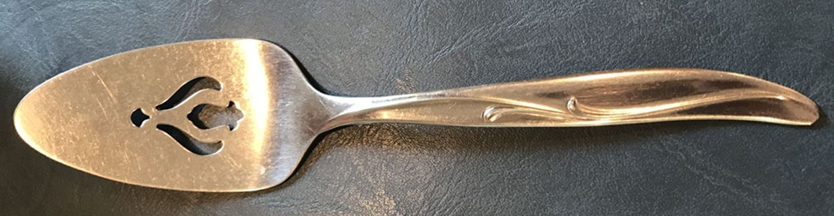 INS138 (STAINLESS) Pie Server with Stainless Blade by International Silver-1