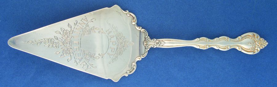 Interlude (Silverplate, 1971) Server-Pie/Solid Piece/Anniversary by International Silver-1