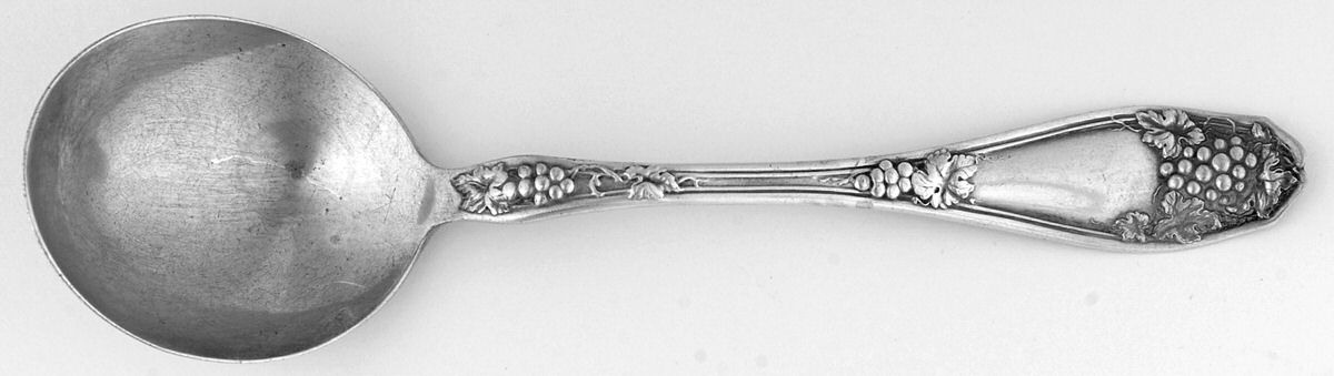 Isabella (Silverplate, 1913) Round Bowl Soup Spoon (Cream Soup) by International Silver-1