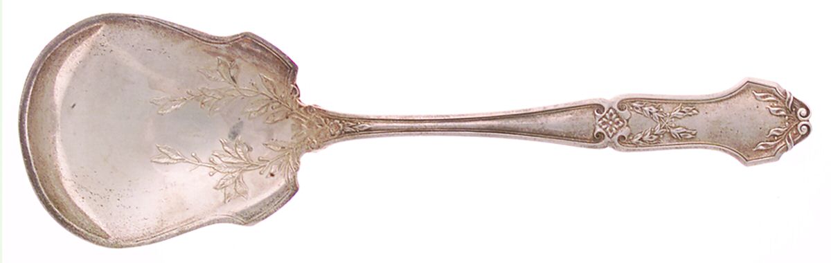 La Rochelle (Sterling, 1909) Small Solid Berry/Casserole Spoon by International Silver-1