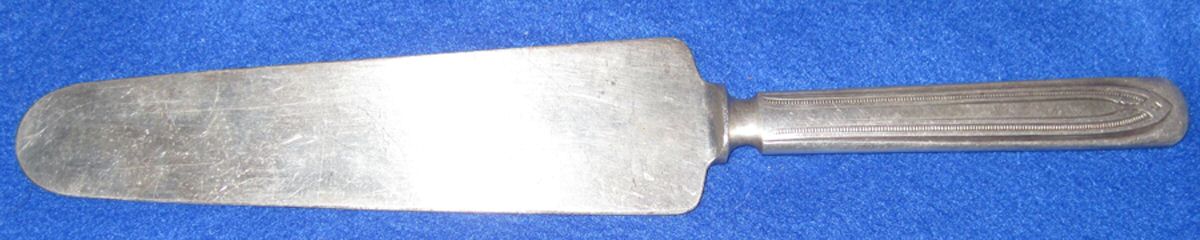 La Salle (Silverplate, 1923) Solid Pie Server by International Silver-1