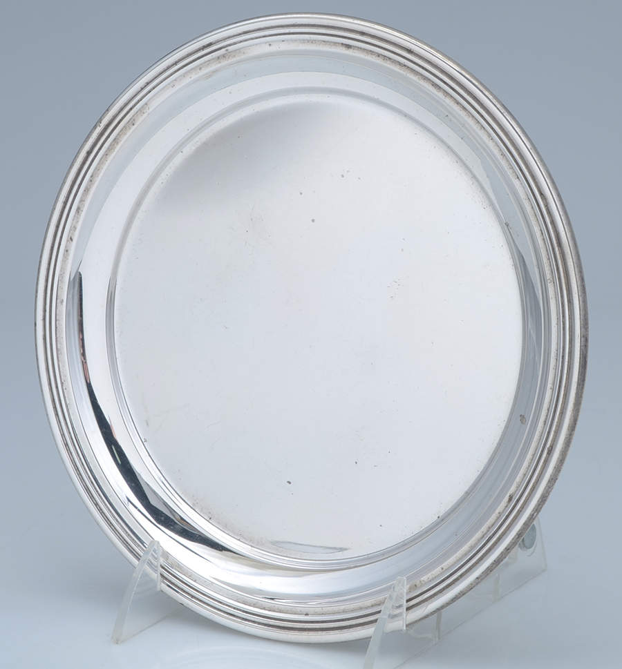 Lord Saybrook (Sterling, Hollowware) 8" Round Tray by International Silver-1
