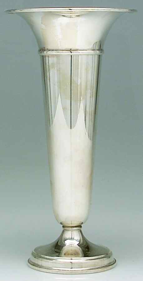 Lord Saybrook (Sterling, Hollowware) 9" Trumpet Vase by International Silver-1