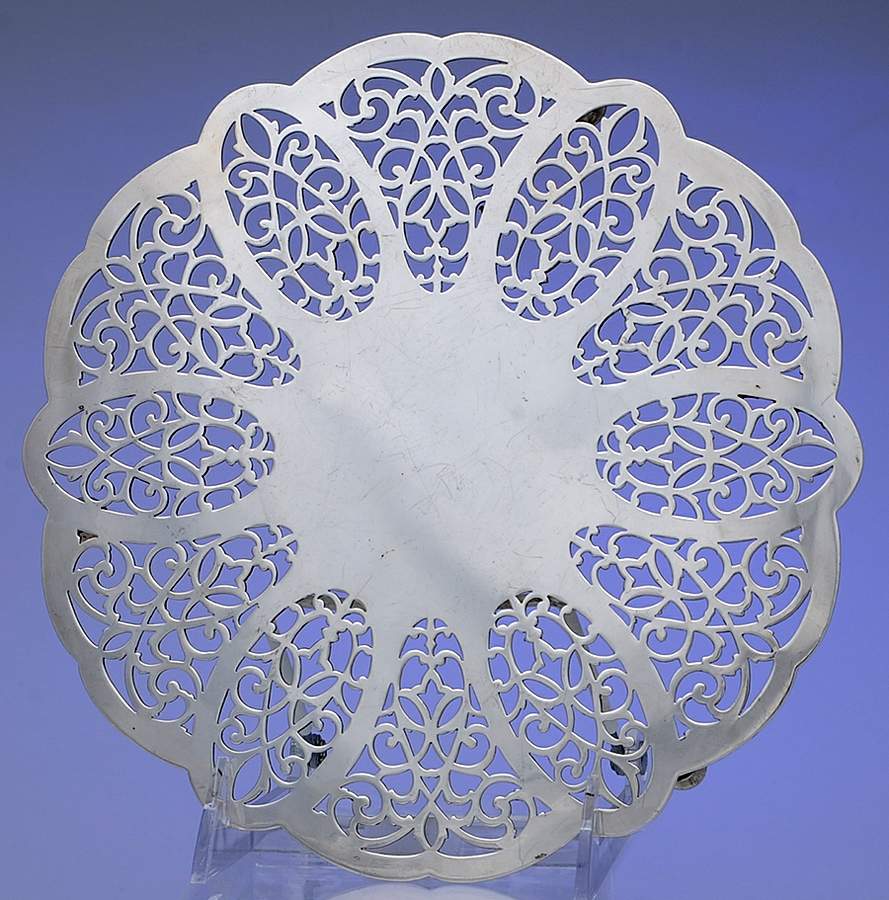 Lovelace (Silverplate, Hollowware) Trivet by International Silver-1