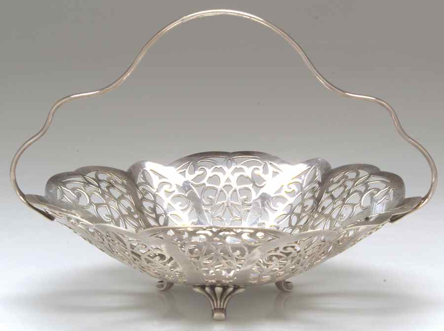 Lovelace (Silverplate, Hollowware) 7" 3-Toed Bon Bon by International Silver-1