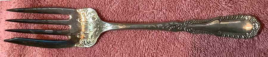 Luxfor-Mistletoe (Silverplate, 1895) Medium Solid Cold Meat Serving Fork by International Silver-1