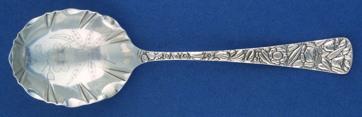 Magnolia (Silverplate, 1891) Small Brtcut Berry/Casserole Spoon by International Silver-1