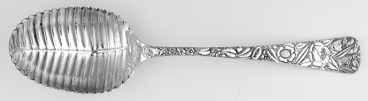 Magnolia (Silverplate, 1891) Spoon-Berry/Casserole-Sld/Shll by International Silver-1