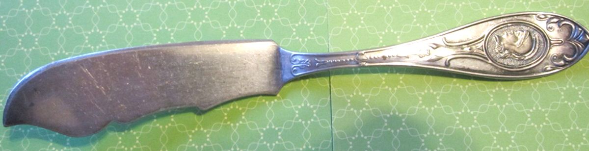 Medallion (Silverplate, 1867) Flat Handle Master Butter Knife by International Silver-1