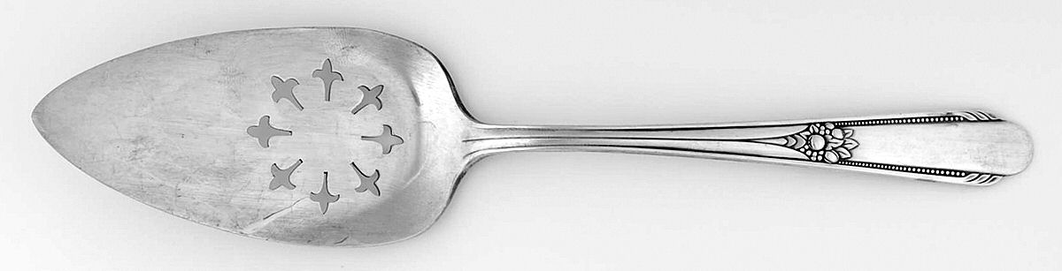 Memory-Hiawatha (Silverplate, 1937) Server-Pie/Solid-Pierced by International Silver-1