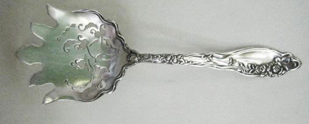 Mille Fleurs (Sterling, 1904) Tomato Server, Solid Piece by International Silver-1