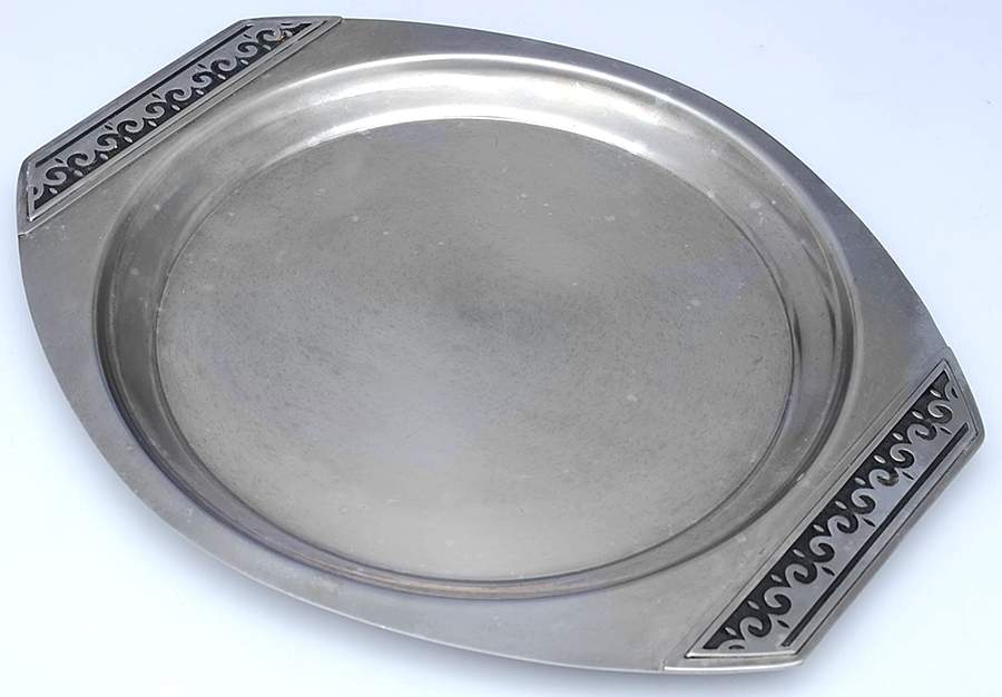 Pewter Hollowware 14" Round Handled Tray by International Silver-1