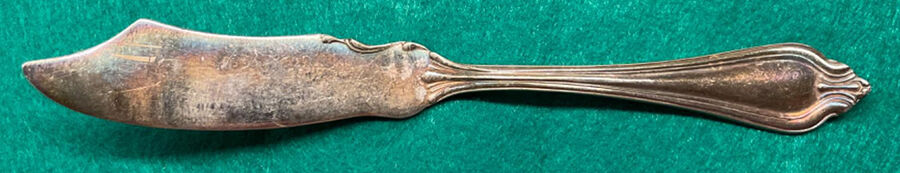 Monticello (Silverplate, 1907) Flat Handle Master Butter Knife by International Silver-1