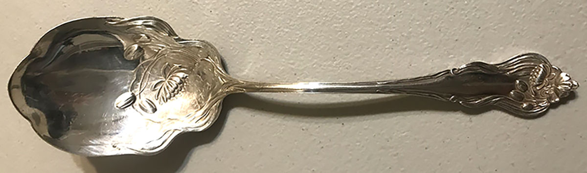 Nenuphar (Silverplate, 1905) Solid Smooth Berry/Casserole Spoon by International Silver-1
