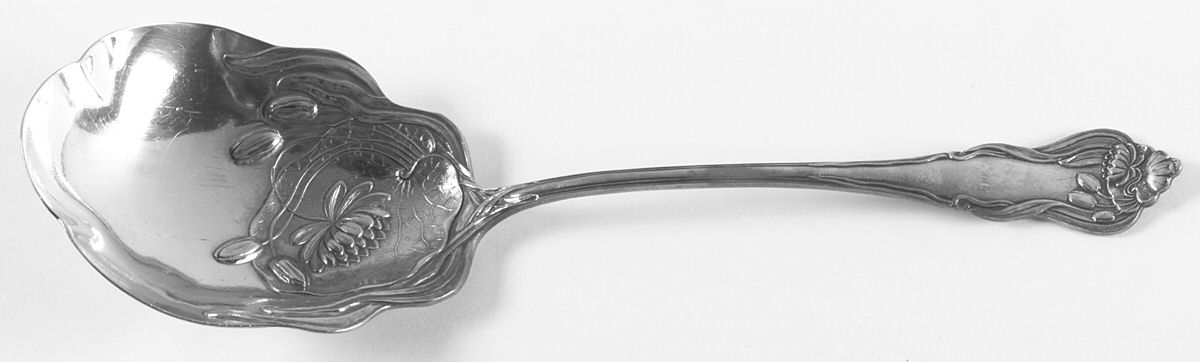 Nenuphar (Silverplate, 1905) Solid Shell Casserole Spoon by International Silver-1